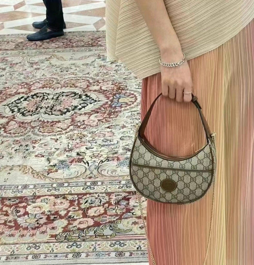 Gucci GG Retro Half Moon Bag – 726843