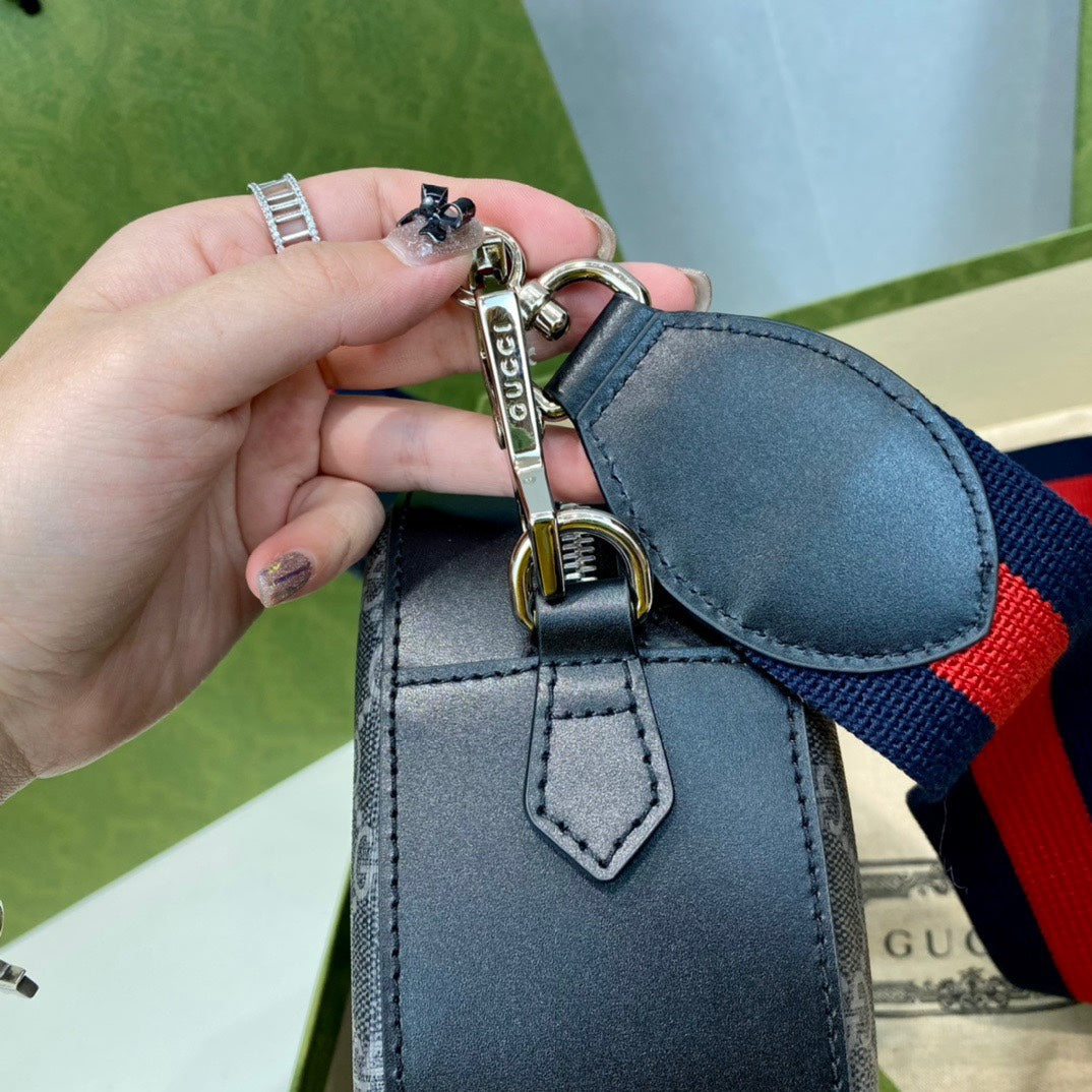 Gucci GG Black Camera Bag – 574886
