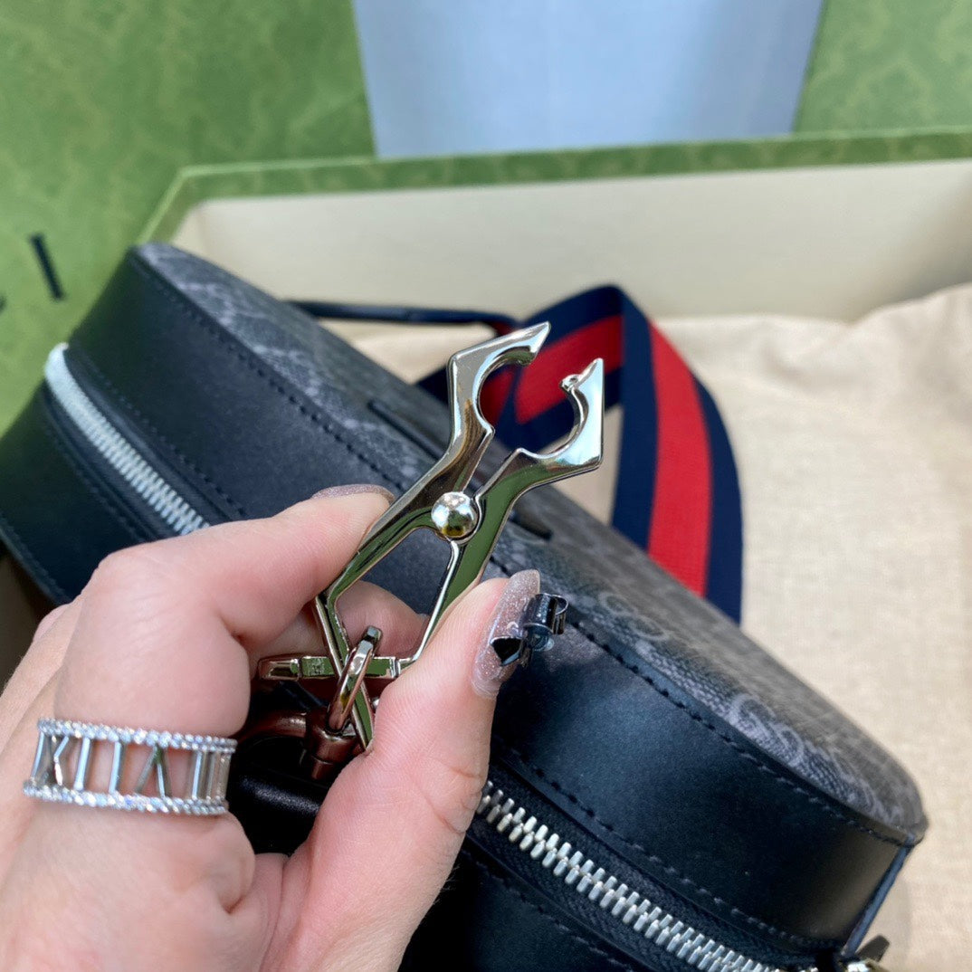 Gucci GG Black Camera Bag – 574886