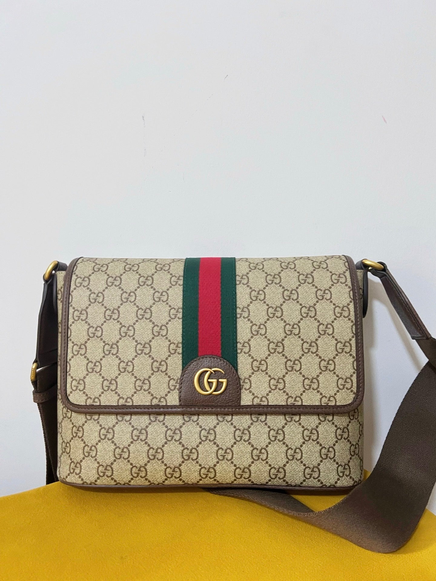 Gucci Ophidia Medium Messenger Bag – 834467